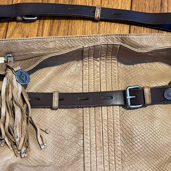 Elegant Tan Leather Hobo Bag - Picture 5 of 15